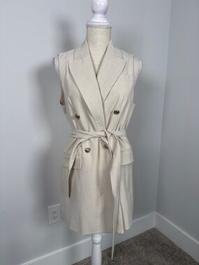 Christian Siriano Cream Sleeveless Trench Vest with Belt